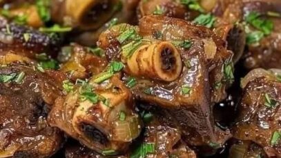 Savory Braised Oxtails with Herb-Infused Sauce