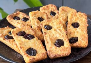 German Oatmeal and Apple Cookies