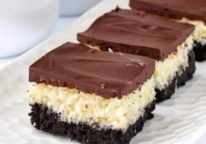 Coconut Bounty Cookie Bars