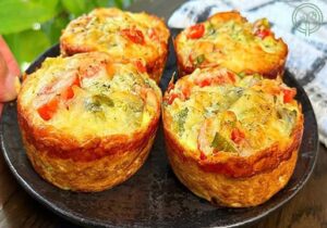 Savory Oatmeal Muffins with Cheese and Vegetables