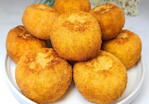 Rice balls stuffed with ground beef
