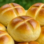 Easy 4-Ingredient Bread Rolls