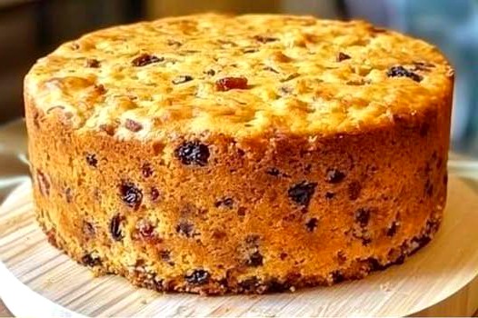 Naturally Sweet Oatmeal, Apple & Carrot Bake (No Sugar, No Flour!)