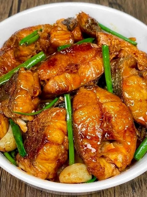 Braised Fish with Garlic, Ginger & Soy